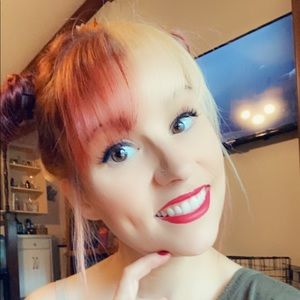 Meet your Posher, Crystal